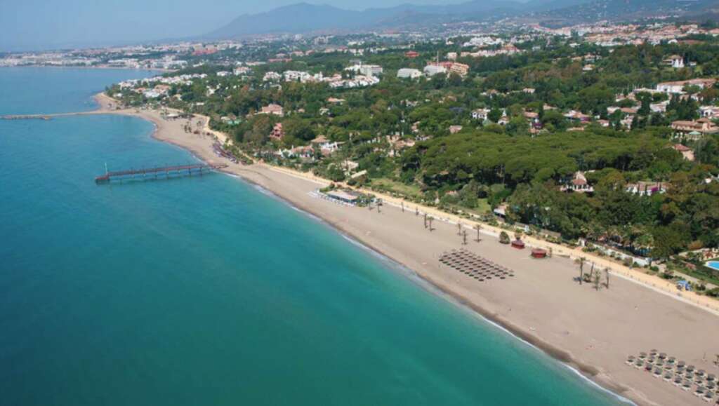 La playa de Nagüeles en Marbella