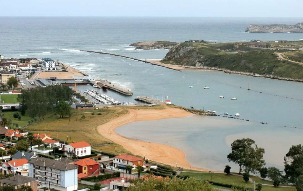 La playa de la Ribera en Suances
