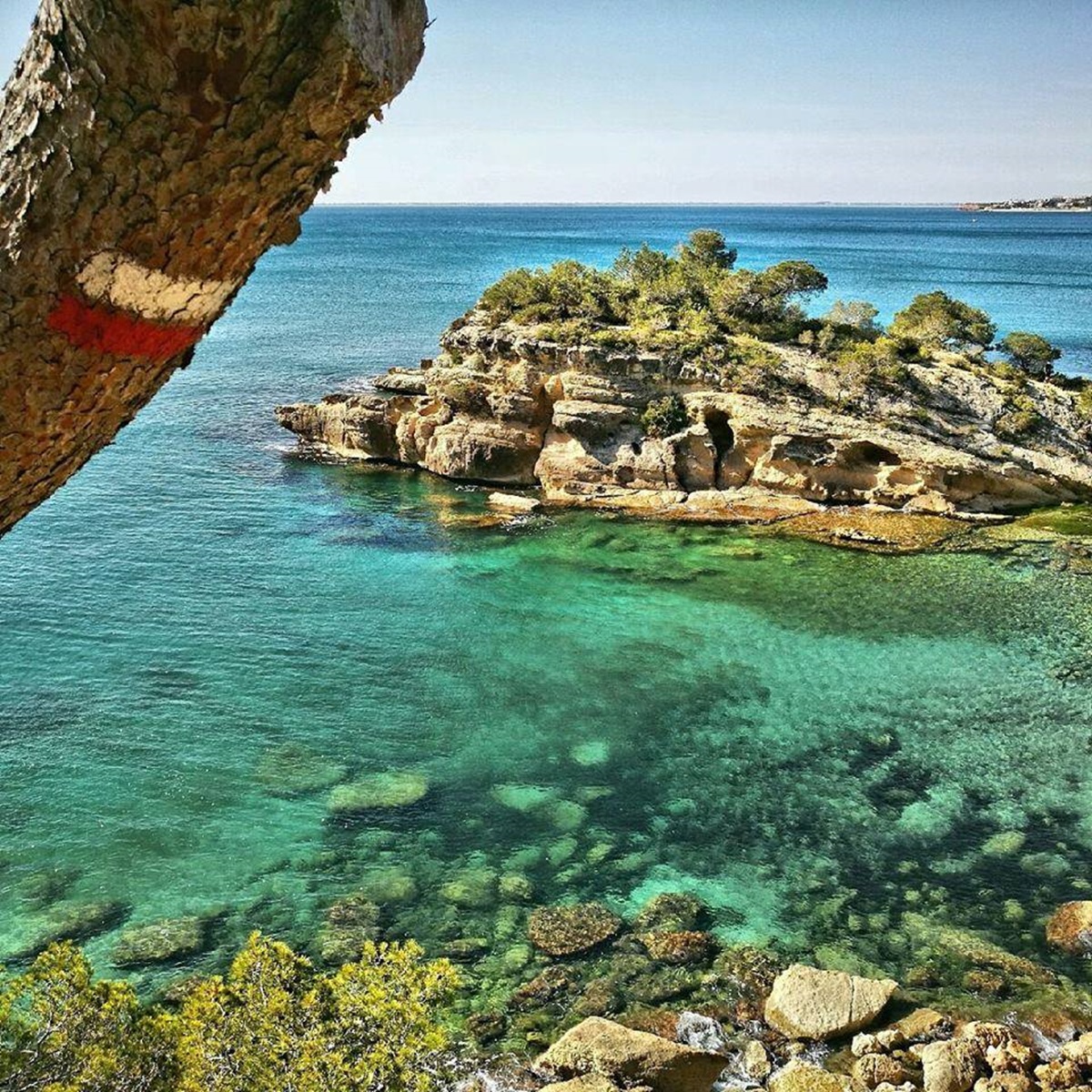 La cala Roca de l'Illot en Tarragona