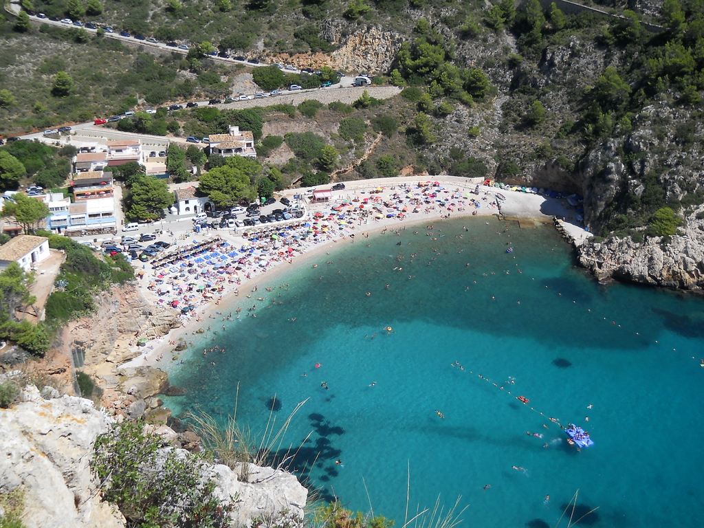 La Playa de la Granadella en Jávea, de las mejores playas para hacer snorkel en España