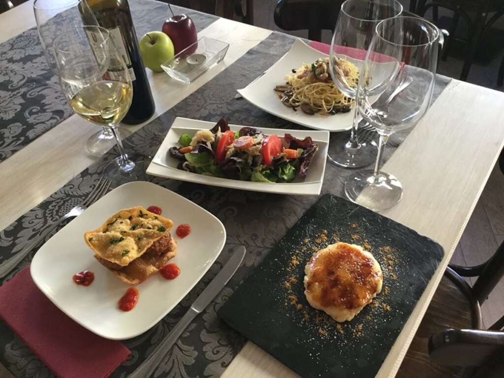 Algunos de los platos del Diabluras Gastrobar