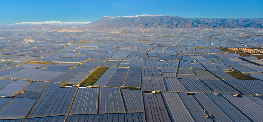 La construcción de invernaderos del El Ejido, Almería
