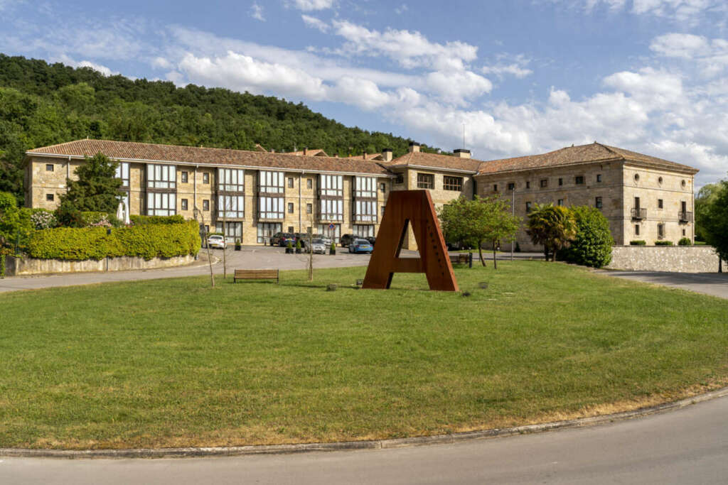 El exterior del Parador de Argómaniz