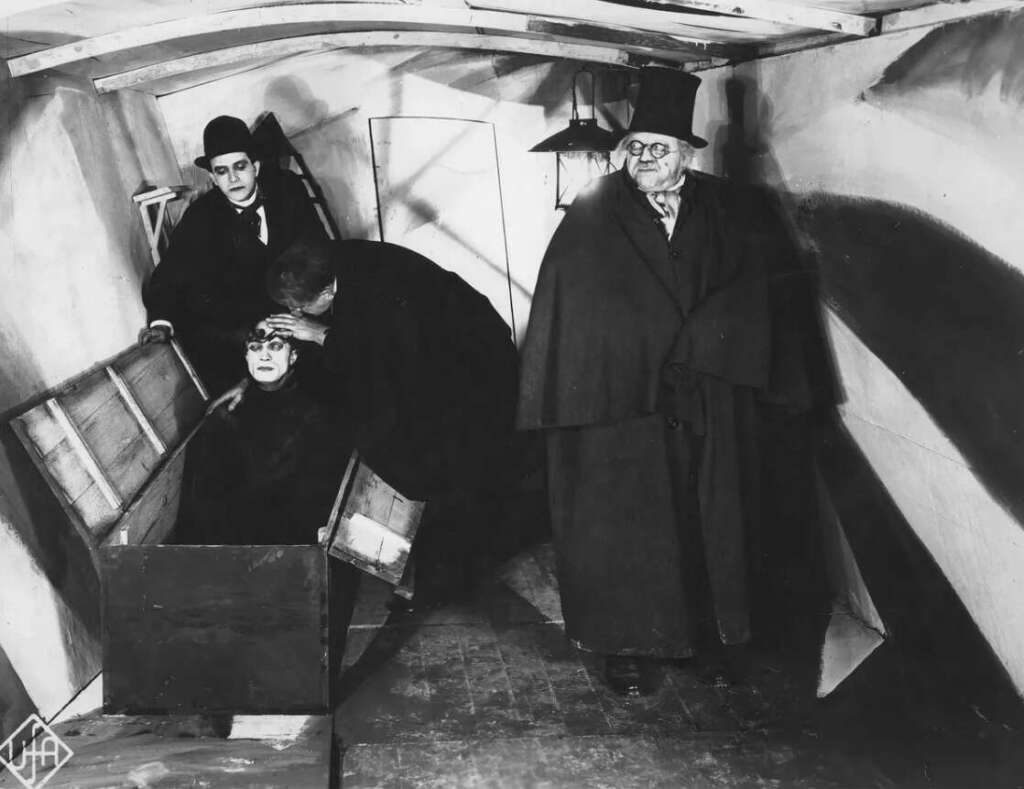 Obra de Halloween El gabinete del Dr. Caligari