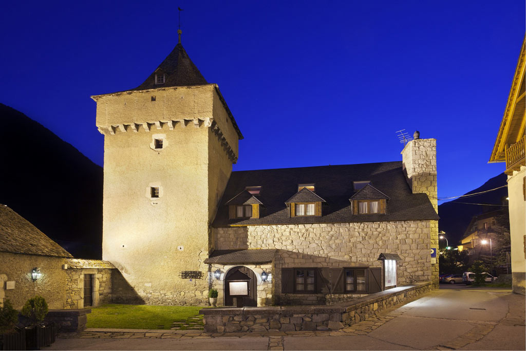 La zona exterior del Parador de Arties