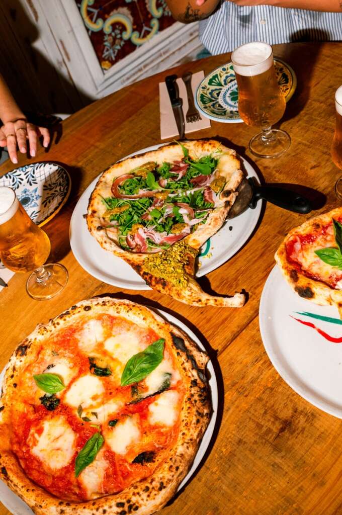 Diferentes opciones de pizza para compartir