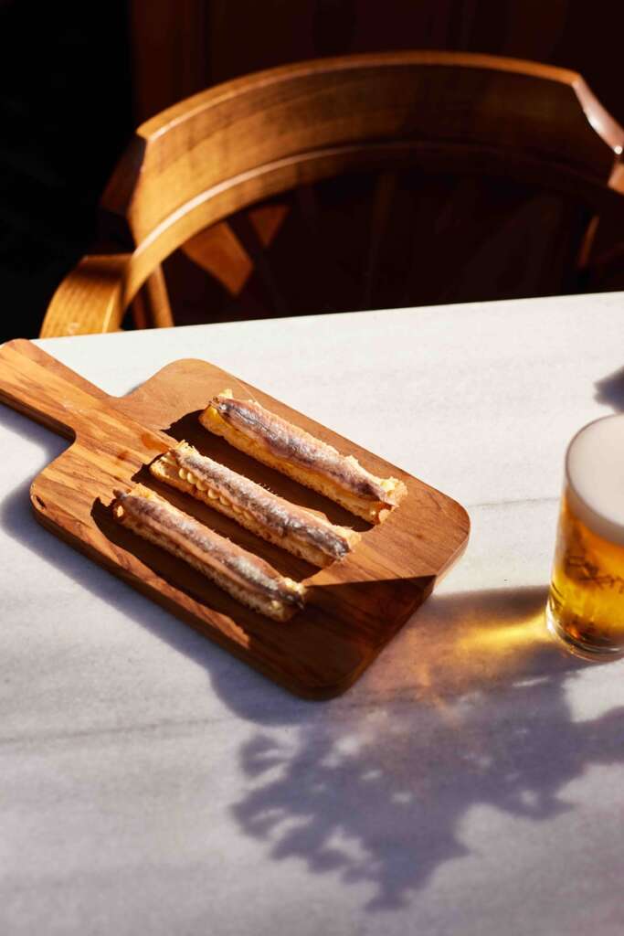 Tostas de anchoas