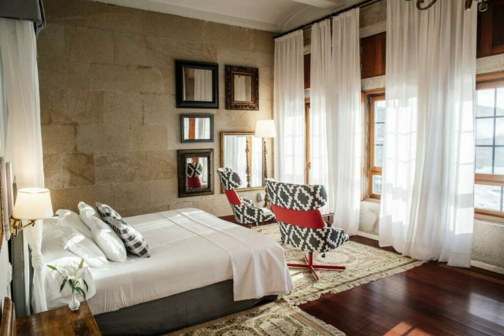 Una de las habitaciones del Parador de Baiona