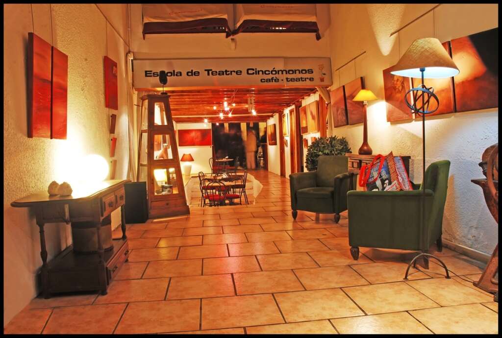 El café teatro Cincómonos de Barcelona