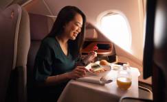 Experiencia gastronómica en la clase business del A380. Foto: Singapore Airlines