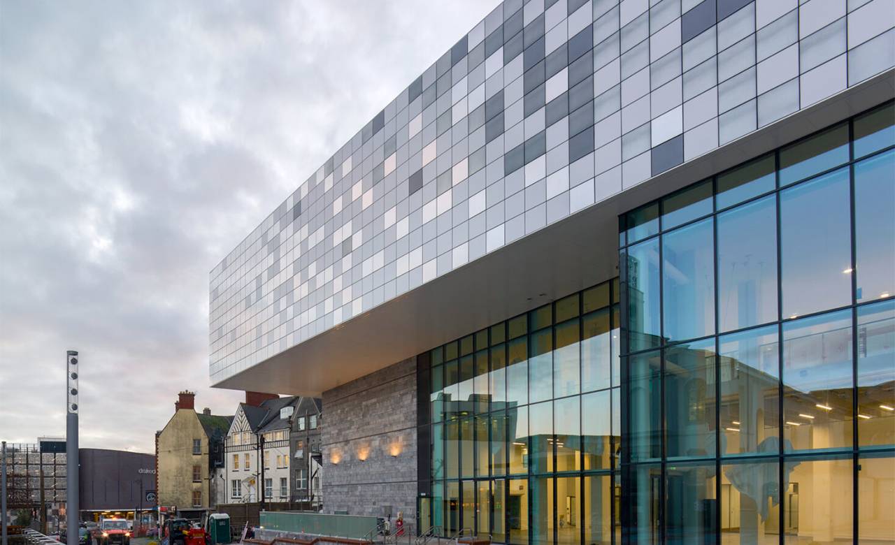 Fachada de The Box, en Plymouth