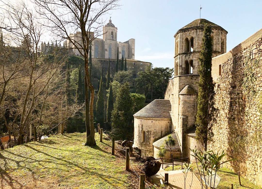 Girona desde los Jardines de John Lennon