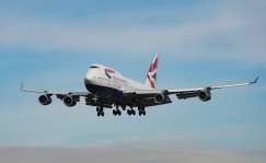 Un B747 de British Airways pasa de la aviación al cine. Foto Nicolas Economou NurPhoto via Getty Images