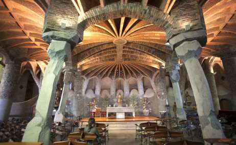 Interior de la Cripta Güell. Foto JP Chuet