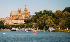 Metz desde el lago. Foto David Grandmougin-Unsplash