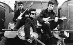 Harrison, Lennon y Sutcliffe en Hamburgo, 1960. Foto Genesis Publications-EFE