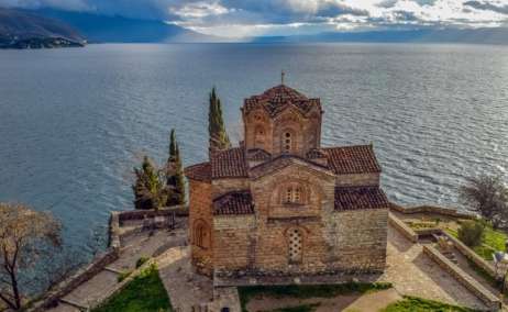 Iglesia de Sveti Jovan, en el lago de Ohrid