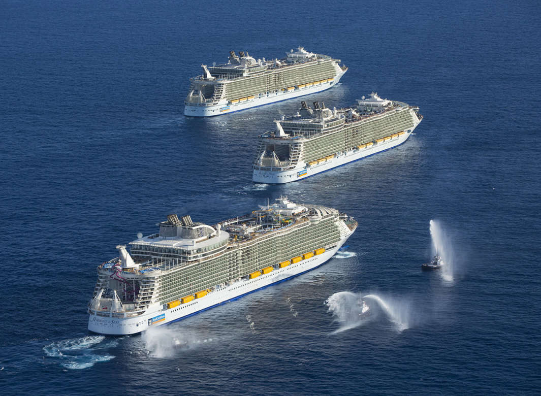 Tres de los cruceros de la clase Oasis. Foto Royal Caribbean