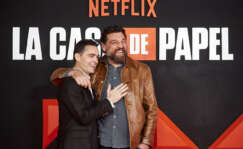 Pedro Alonso (izq) volvera a encarnar a Berlin. Foto Netflix