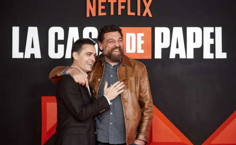 Pedro Alonso (izq) volvera a encarnar a Berlin. Foto Netflix