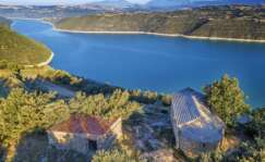 El espectacular embalse de Rialb, en Tiurana, una de las joyas escondidas en la provincia de Lleida. Foto Sergi Reboredo