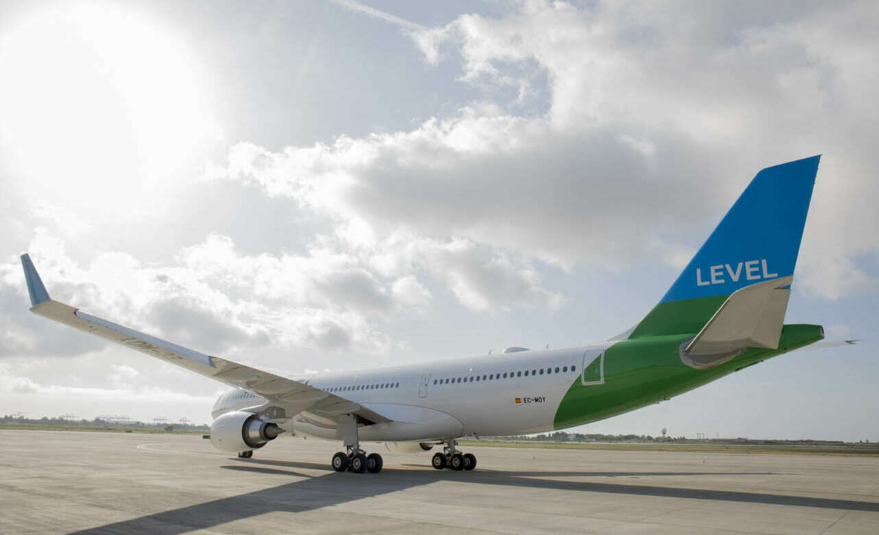 Un avión de la compañía Level a punto de despegar./ Level