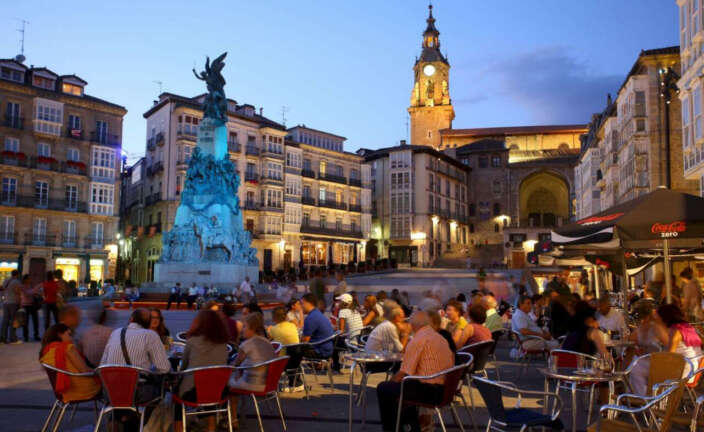 Plaza Virgen Blanca, Vitoria-Gasteiz