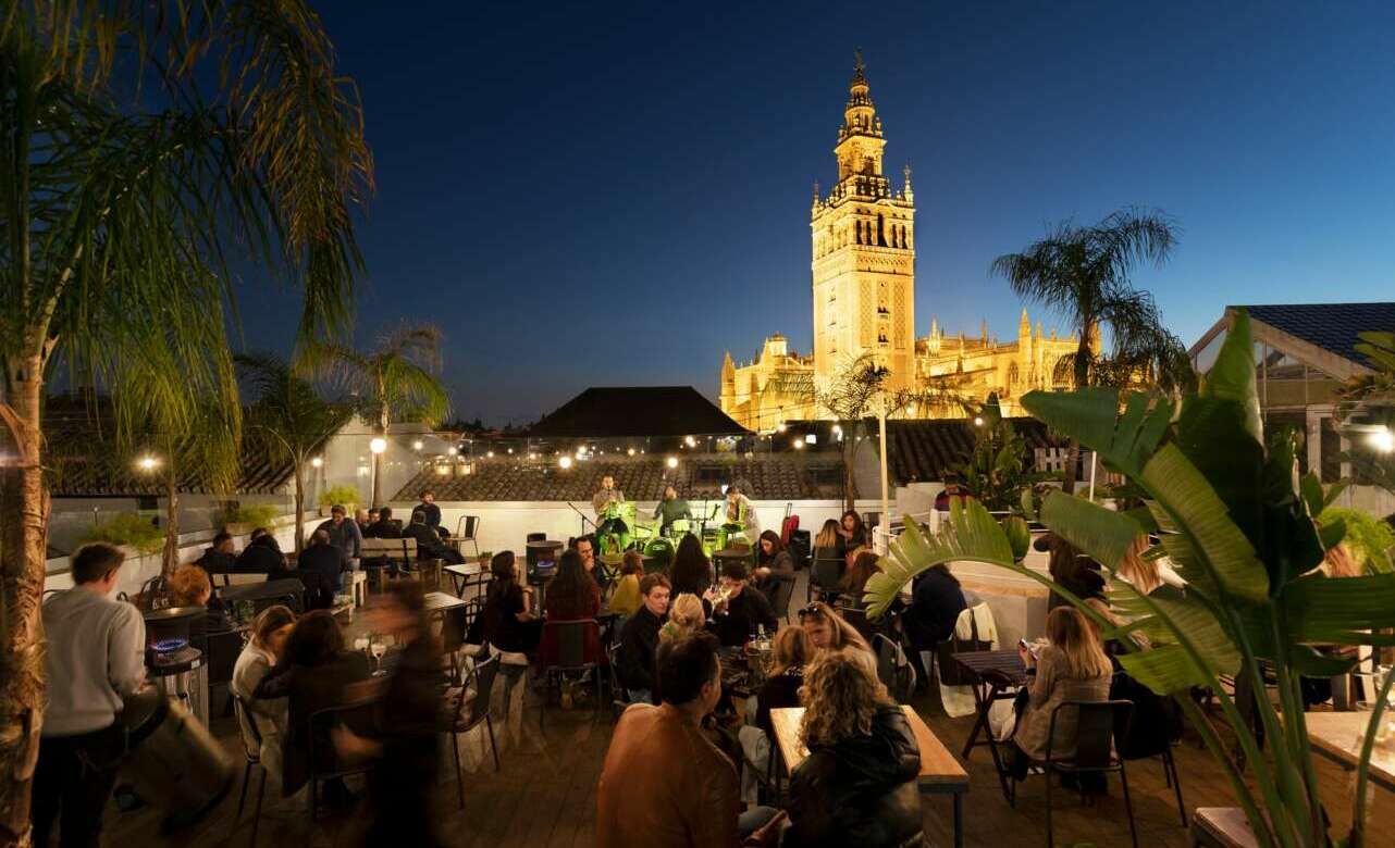 Terraza en el barrio de Santa Cruz, Sevilla
