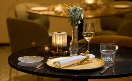 Mesa de Navidad en el hotel Kimpton Vividora (Barcelona)