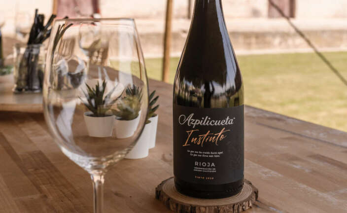 Botella de vino Instinto, de Bodegas Azpilicueta