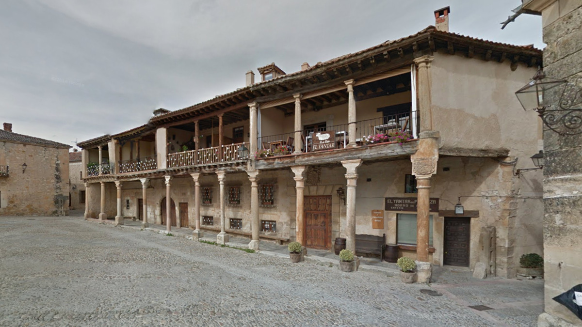 La Plaza Mayor de Pedraza en Segovia