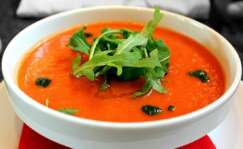 Un plato de gazpacho