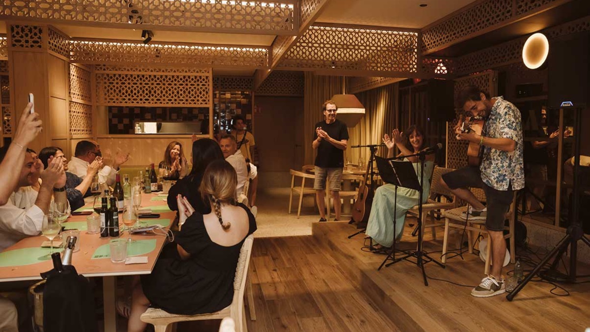 Cada jueves y viernes hay espectáculos de rumba catalana en Rumbla