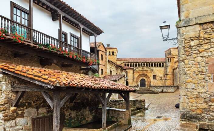 El pueblo de Santillana del Mar en Cantabria