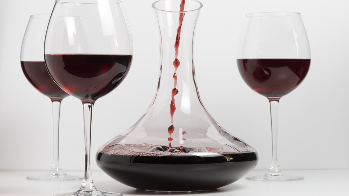 Unas copas de vino tinto