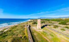 Las dunas de Artola son uno de los lugares más bonitos de Málaga.