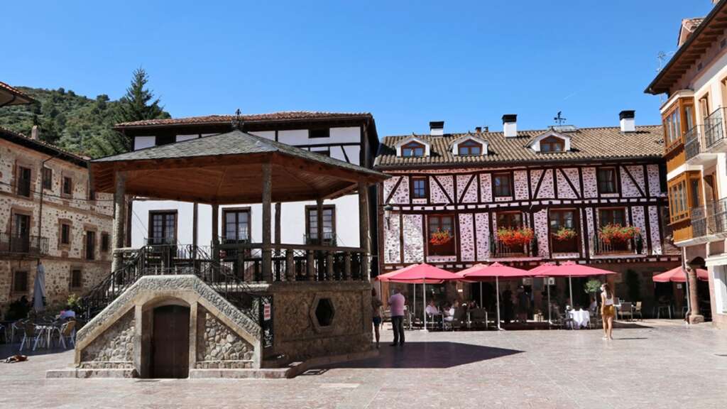 La plaza de Ezcaray, en La Rioja