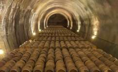 El interior de la bodega Viña Real