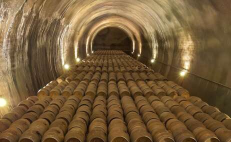 El interior de la bodega Viña Real