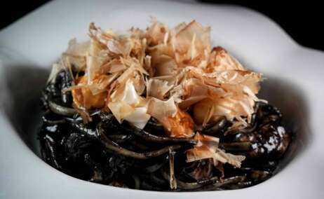 Linguine con pulpo, gambas, mejillones y calamarcitos, uno de los platos de Viana