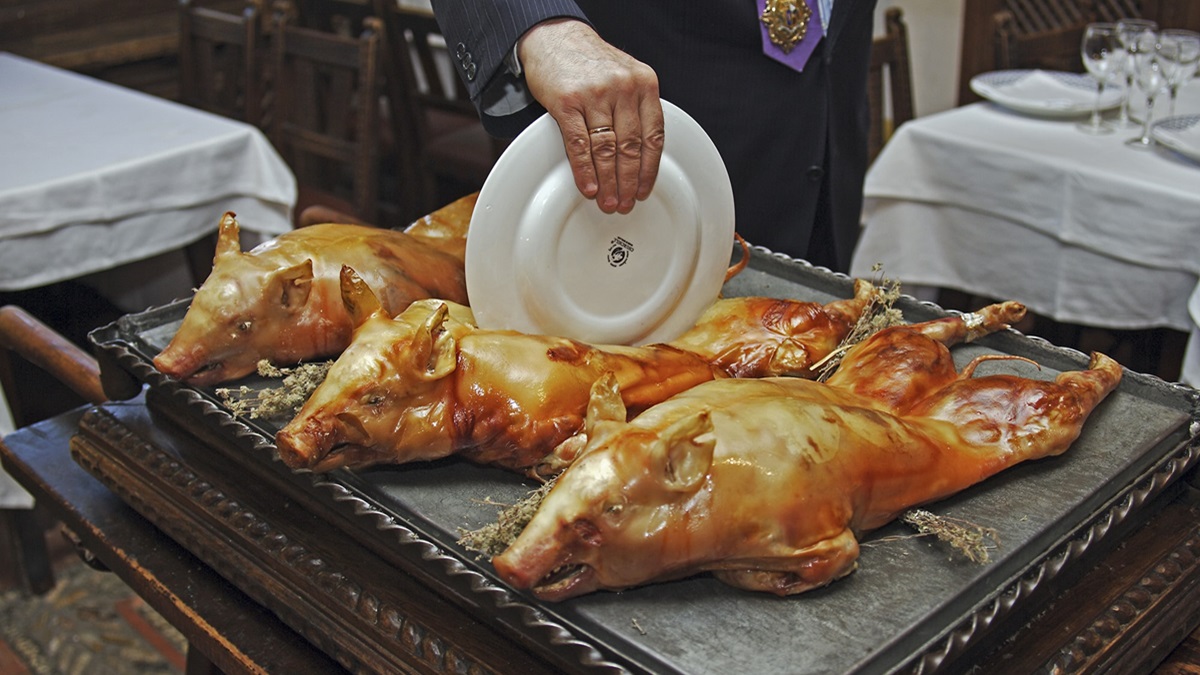 El cochinillo típico segoviano