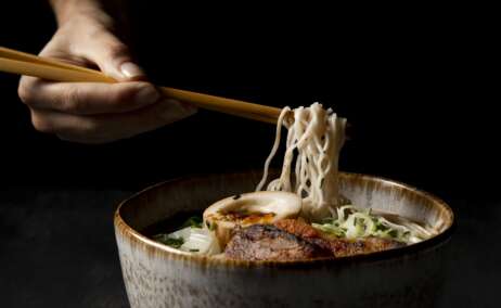 Un plato de ramen