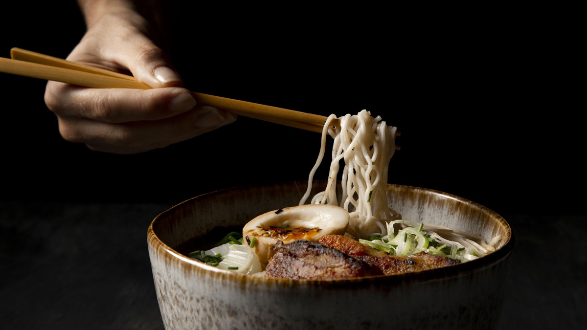 Un plato de ramen