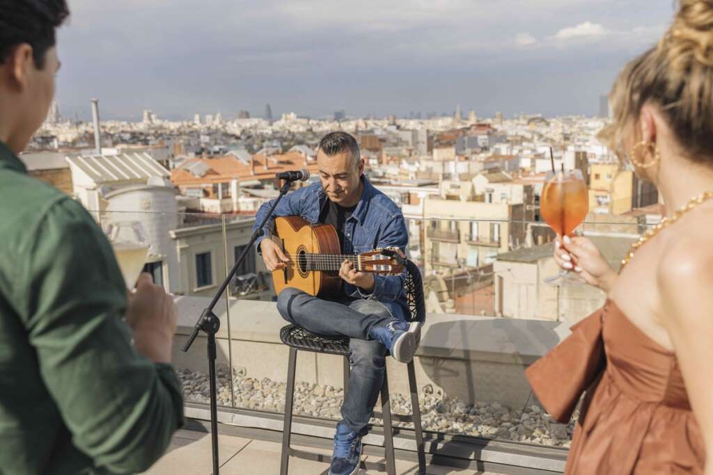 Actuaciones musicales en el 173 Rooftop Terrace