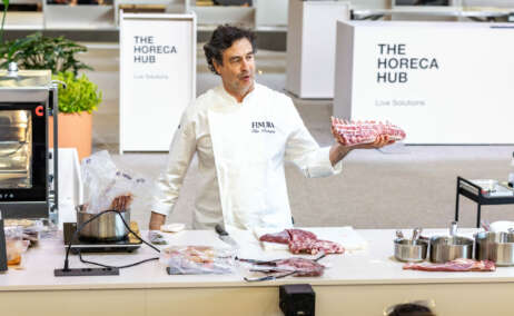 Pepe Rodríguez en el showcooking de Finura de Ibérico. Foto: Grupo Vall Companys.