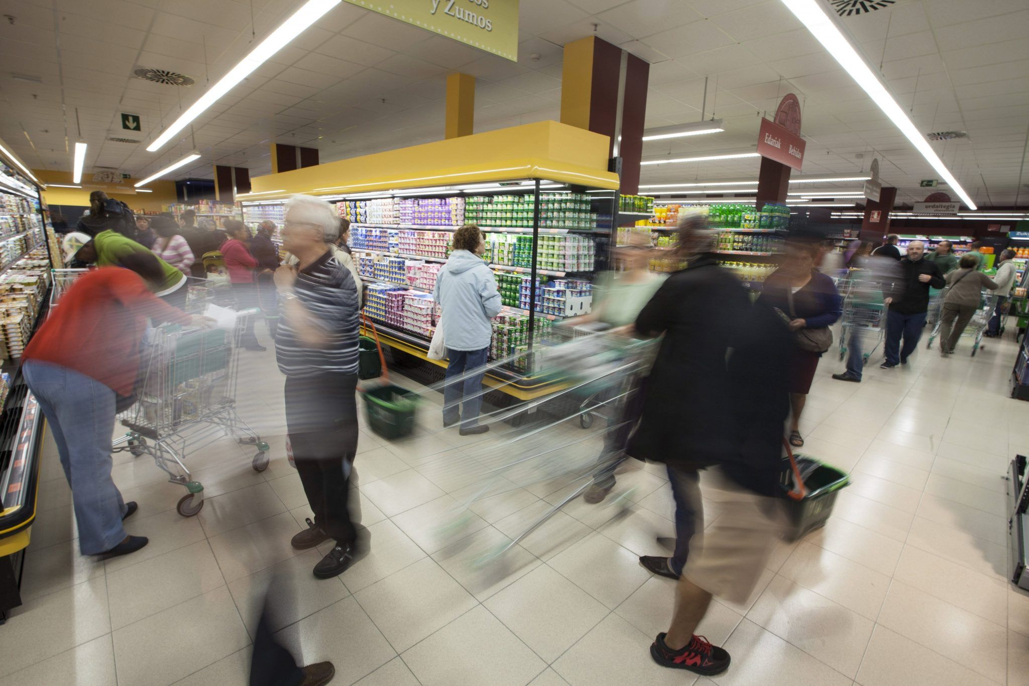 Un supermercado de Mercadona en su interior