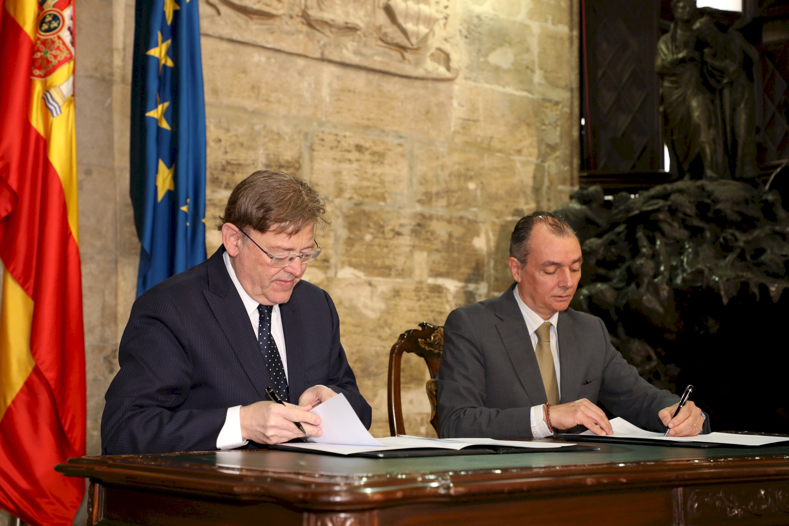 Ximo Puig, presidente de la Generalitat, y Salvador Navarro, presidente de la CEV.