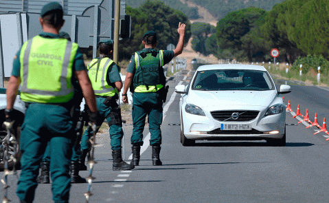 Efectivos de la Guardia Civil en un control. / EFE