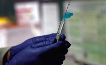 Una vacuna de Pfizer, a punto de ser suministrada en la Comunitat Valenciana / EFE