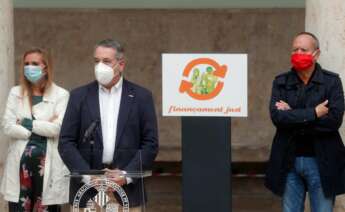 El secretario general de CCOO PV, Arturo León, interviene en un acto público, días antes de presentar su dimisión por haberse vacunado de coronavirus. EFE/Kai Försterling